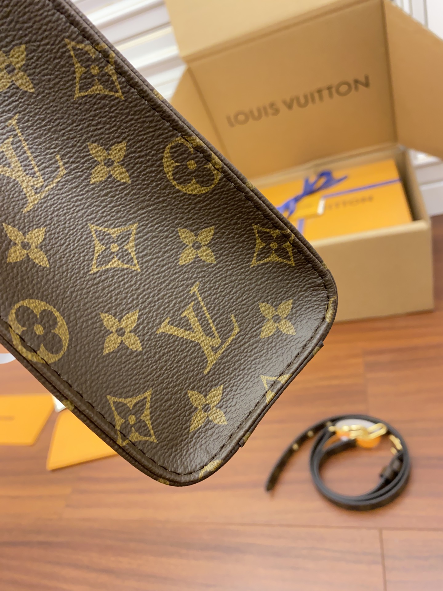 LV Shopping Bags